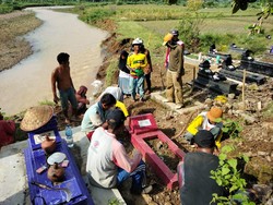 Rawan Tergerus Sungai, Sejumlah Makam di Tirtomoyo Wonogiri Dipindah