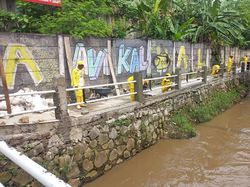 Perbaikan Pagar Kali di Mampang Jaksel Ditarget Tuntas Sepekan Lagi