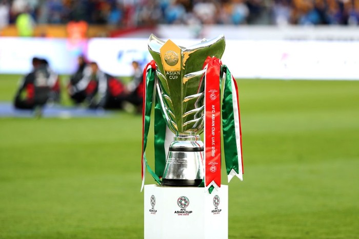 The AFC Asian Cup trophy is pictured during the 2019 AFC Asian Cup final football match between Japan and Qatar at the Zayed Sports City Stadium in Abu Dhabi on February 1, 2019. (Photo by Karim Sahib / AFP)        (Photo credit should read KARIM SAH