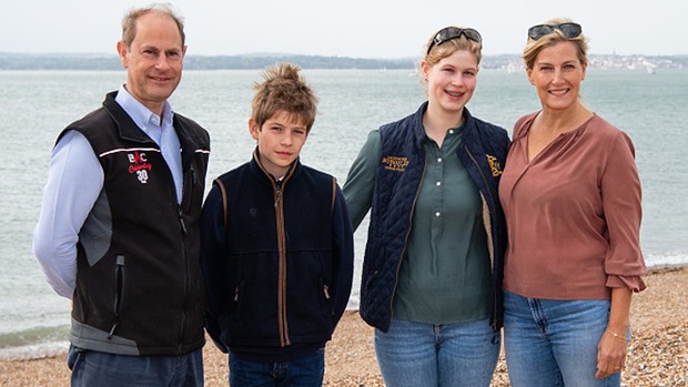 Foto Pangeran Edward, Sophie sang istri, Louise putri sulungnya, dan James putra bungsunya.