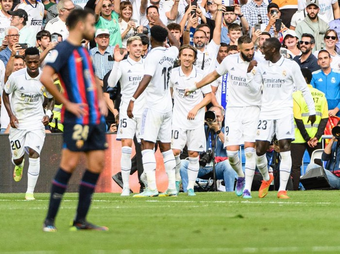 Federico Valverde of Real Madrid Cf celebrates his goal during a match between Real Madrid v FC Barcelona as part of LaLiga in Madrid, Spain, on October 16, 2022. (Photo by Alvaro Medranda/NurPhoto via Getty Images)