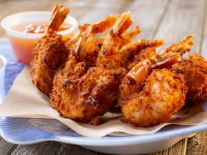 Resep Udang Goreng Kelapa ala Restoran yang Renyah Garing Resep Udang Goreng Kelapa ala Restoran yang Renyah Garing
