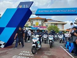 PLN Gaet Produsen Kendaraan untuk Permudah Nyetrum Mobil-Motor Listrik