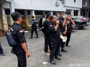 Ogah Jadi Outsourcing, Tenaga Honorer Geruduk DPRD Kabupaten Semarang