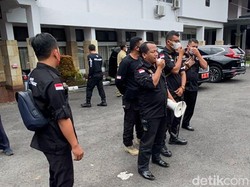 Ogah Jadi Outsourcing, Tenaga Honorer Geruduk DPRD Kabupaten Semarang