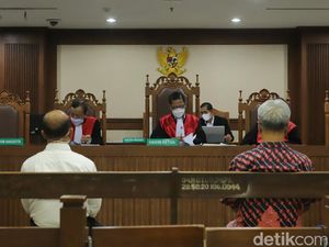 Eks Direktur PNRI Dituntut 5 Tahun Penjara soal Korupsi Pengadaan e-KTP Eks Direktur PNRI Dituntut 5 Tahun Penjara soal Korupsi Pengadaan e-KTP