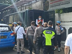 Momen Bripka Ricky-Kuat Maruf Dibawa ke Pengadilan Jakarta Selatan