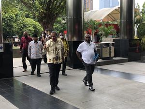 Tim Pengacara Lukas Enembe Serahkan Hasil Pemeriksaan Kesehatan ke KPK