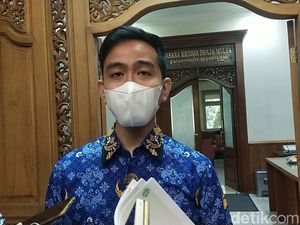 Gibran Rakabuming Tertarik Ikuti Surabaya Siswa SD-SMP Bebas PR Gibran Rakabuming Tertarik Ikuti Surabaya Siswa SD-SMP Bebas PR