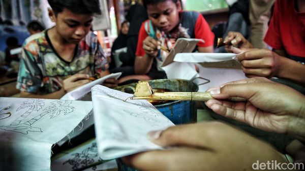Belajar Membatik Sejak Dini
