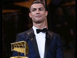 Salah satu meme yang meledek Ronaldo juara Bench dOr 2022. Foto: dok. Internet/Twitter