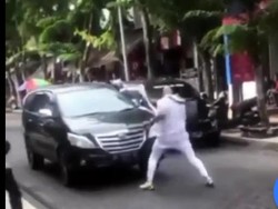 Viral! Ulah Petarung MMA Aussie Bikin Takut Warga di Kuta