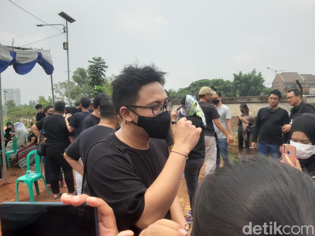 David NOAH Ungkap Perjuangan Rio Alief untuk Kesembuhan Clerence David NOAH Ungkap Perjuangan Rio Alief untuk Kesembuhan Clerence