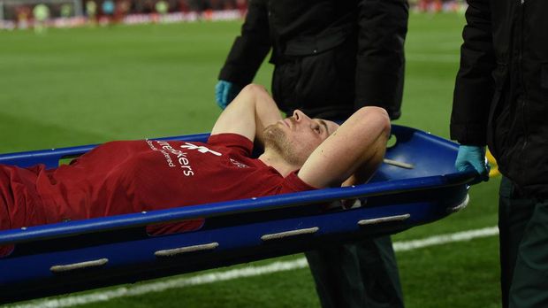 LIVERPOOL, INGGRIS - 16 OKTOBER: ( THE SUN OUT , THE SUN ON SUNDAY OUT ) Diogo Jota dari Liverpool turun dan dibawa keluar pada pertandingan Liga Premier akhir antara Liverpool FC dan Manchester City di Anfield pada 16 Oktober 2022 di Liverpool, Inggris.  (Foto oleh John Powell/Liverpool FC via Getty Images)
