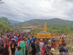 Duduk Perkara Ricuh Eksekusi Lahan Sengketa di Enrekang-3 Warga Diamankan Duduk Perkara Ricuh Eksekusi Lahan Sengketa di Enrekang-3 Warga Diamankan