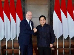 Momen Akrab Erick Thohir dan Presiden FIFA
