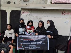 4 Wanita Datangi PN Jaksel, Ngaku Fans dan Berharap Bharada E Bebas