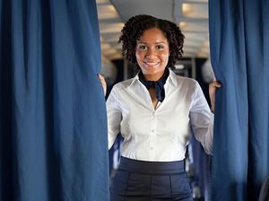 Maaf, Pramugari Ternyata Sering Berbohong Jika Ditanya Soal Ini