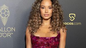 10 Foto Pacar Cantik Karim Benzema, Eks Pelayan Mantan Kekasih Justin Bieber