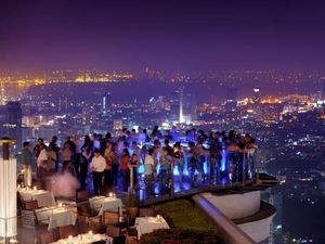 Ngeri! 10 Kafe dan Restoran Ini Berada di Tempat Ekstrem Ngeri! 10 Kafe dan Restoran Ini Berada di Tempat Ekstrem