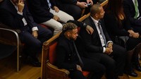 Neymar dan semua pihak tertuduh sebenarnya sudah membantah, tapi Pengadilan Tinggi Spanyol menolaknya. Alhasil, Neymar tetap harus mengikuti persidangan, Senin (17/10) pagi waktu setempat.