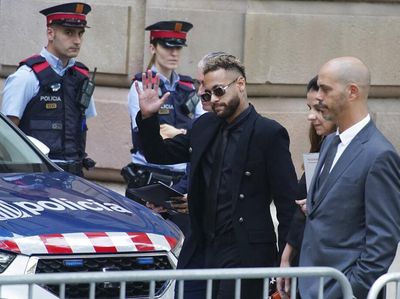 Kala Neymar Jalani Sidang Tuduhan Penipuan Transfer