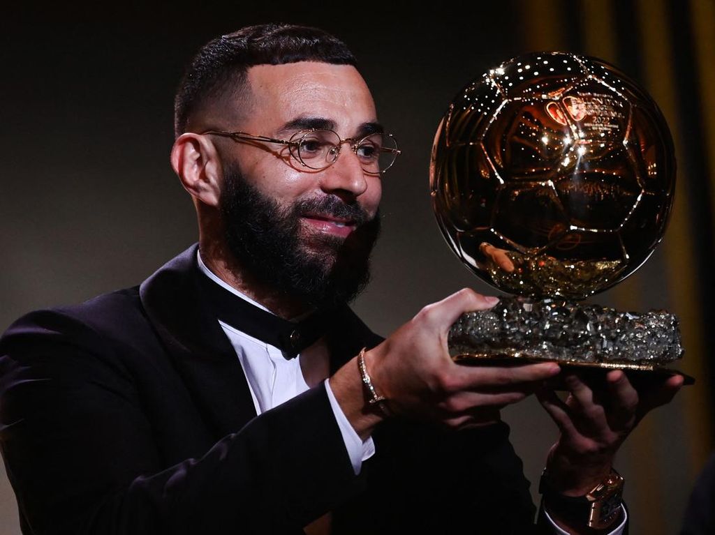 Karim Benzema Raih Penghargaan Ballon dOr 2022