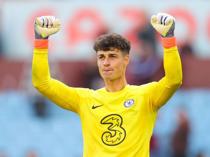 BIRMINGHAM, ENGLAND - OCTOBER 16: Kepa Arrizabalaga of Chelsea celebrates following the Premier League match between Aston Villa and Chelsea FC at Villa Park on October 16, 2022 in Birmingham, England. (Photo by James Gill - Danehouse/Getty Images)