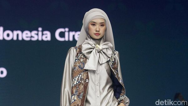 8 Koleksi Busana Formal Karya Nina Nugroho, Mengangkat Batik Ciwaringin