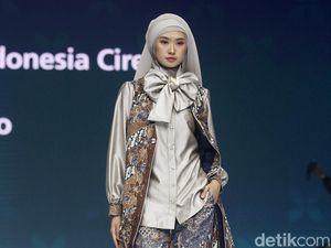 8 Koleksi Busana Formal Karya Nina Nugroho, Mengangkat Batik Ciwaringin