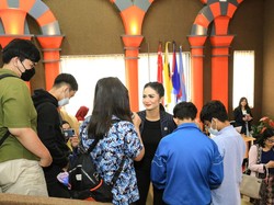 Krisdayanti Dipanggil Mimi Saat Jadi Dosen Tamu FISIP UB