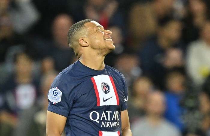 PARIS, FRANCE -  OCTOBER 16: Kylian Mbappe of Paris Saint - Germain in action during the French Ligue 1 (L1) soccer match between Paris Saint-Germain (PSG) and Olympique Marseille (OM) at Parc des Princes stadium in Paris, France on October 16, 2022. (Photo by Mustafa Yalcin/Anadolu Agency via Getty Images)