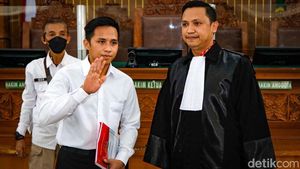 Lambaian Tangan Bharada E di Sidang Pembunuhan Brigadir J