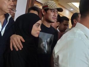 Berkaca-kaca, Rizky Billar Minta Maaf ke Mertua: Hampir Gagal Emban Amanah Berkaca-kaca, Rizky Billar Minta Maaf ke Mertua: Hampir Gagal Emban Amanah