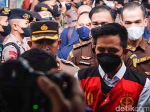 Beda Sikap Bhadara E dengan Terdakwa Ferdy Sambo Cs yang Ajukan Eksepsi Beda Sikap Bhadara E dengan Terdakwa Ferdy Sambo Cs yang Ajukan Eksepsi