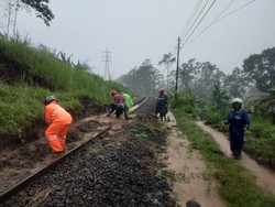 Longsor Terowongan Karangkates Dibersihkan, Jalur KA kembali Normal
