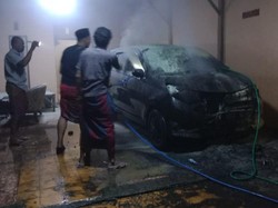 Mobil Ketua LSM di Probolinggo Dibakar Orang Tak Dikenal