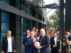 Ekspresi Kontras Ketum PSSI dan Presiden FIFA