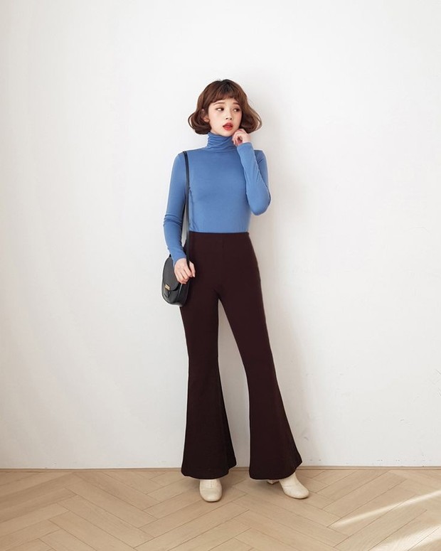 Padu padan turtleneck top/Foto: Instagram.com/Dahongstyle Padu padan turtleneck top