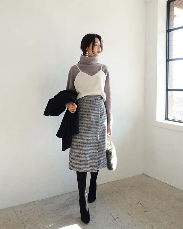 Padu padan turtleneck top/Foto: Instagram.com/Dahongstyle Padu padan turtleneck top