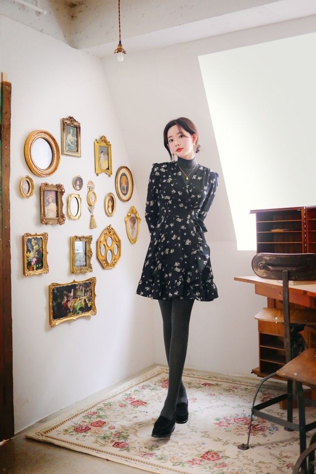 Padu padan turtleneck top/Foto: Instagram.com/Milkcocoa Padu padan turtleneck top