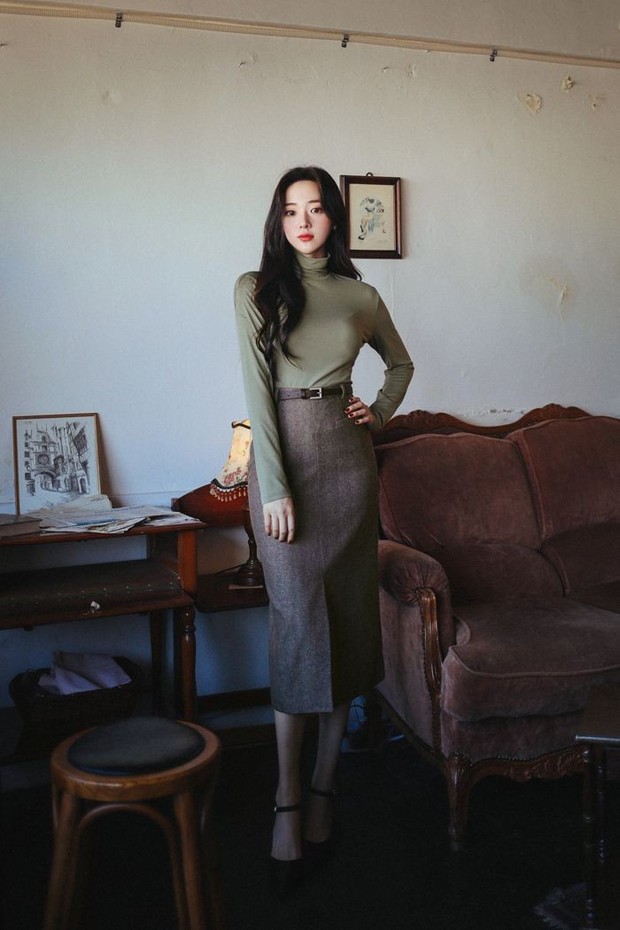 Padu padan turtleneck top/Foto: Instagram.com/Milkcocoa Padu padan turtleneck top