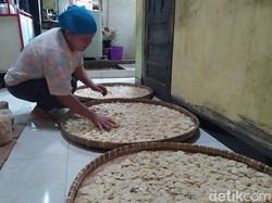 Mencicipi Renyahnya Emping Melinjo Bikinan Ngluwar Magelang