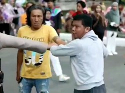 Heboh Sejumlah Pria Adu Jotos di Tengah Kerumunan Acara Wisuda Kampus UNM