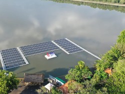 PLN Grup Tawarkan Investasi Pengembangan 2 PLTS Terapung 200 MW