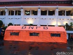 Walkot Eri Ajak Warga Surabaya Bantu Korban Banjir