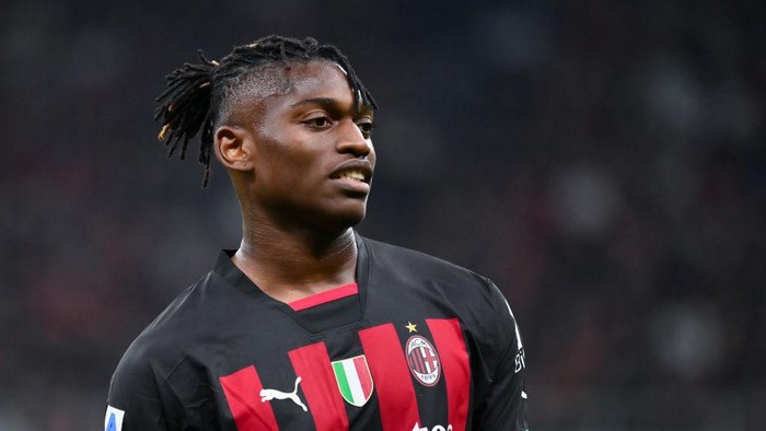 MILAN, ITALY - OCTOBER 08: Rafael Leao of AC Milan reacts during the Serie A match between AC Milan and Juventus at Stadio Giuseppe Meazza on October 8, 2022 in Milan, Italy. (Photo by Stefano Guidi/Getty Images)