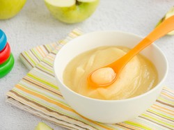 Resep Pure Apel untuk MPASI 6 Bulan, Perkenalan Pertama Makanan Halus