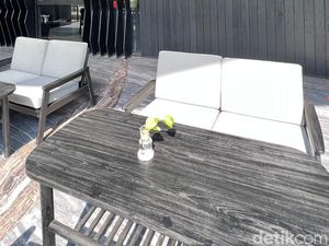 Bersantap di Issei, Restoran Jepang di SCBD dengan Interior Bold Nuansa Hitam