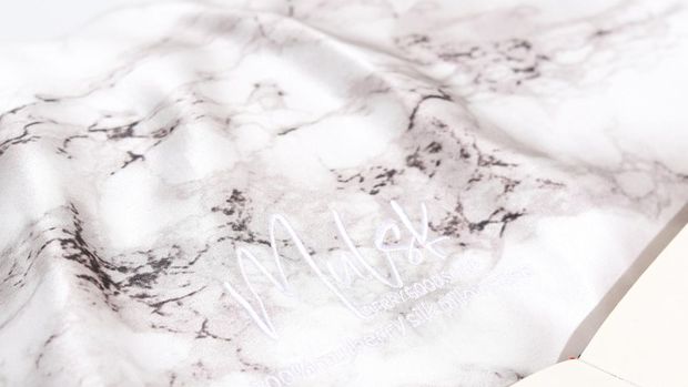 Koleksi monochrome sarung bantal Mulberry silk, MULSK Beauty